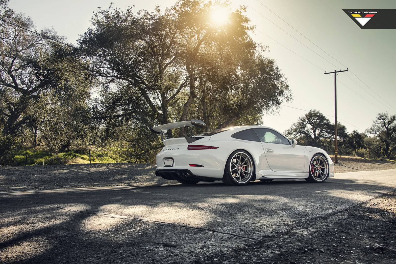 Vorsteiner запускает регулируемое заднее антикрыло V-GTX для Porsche 911